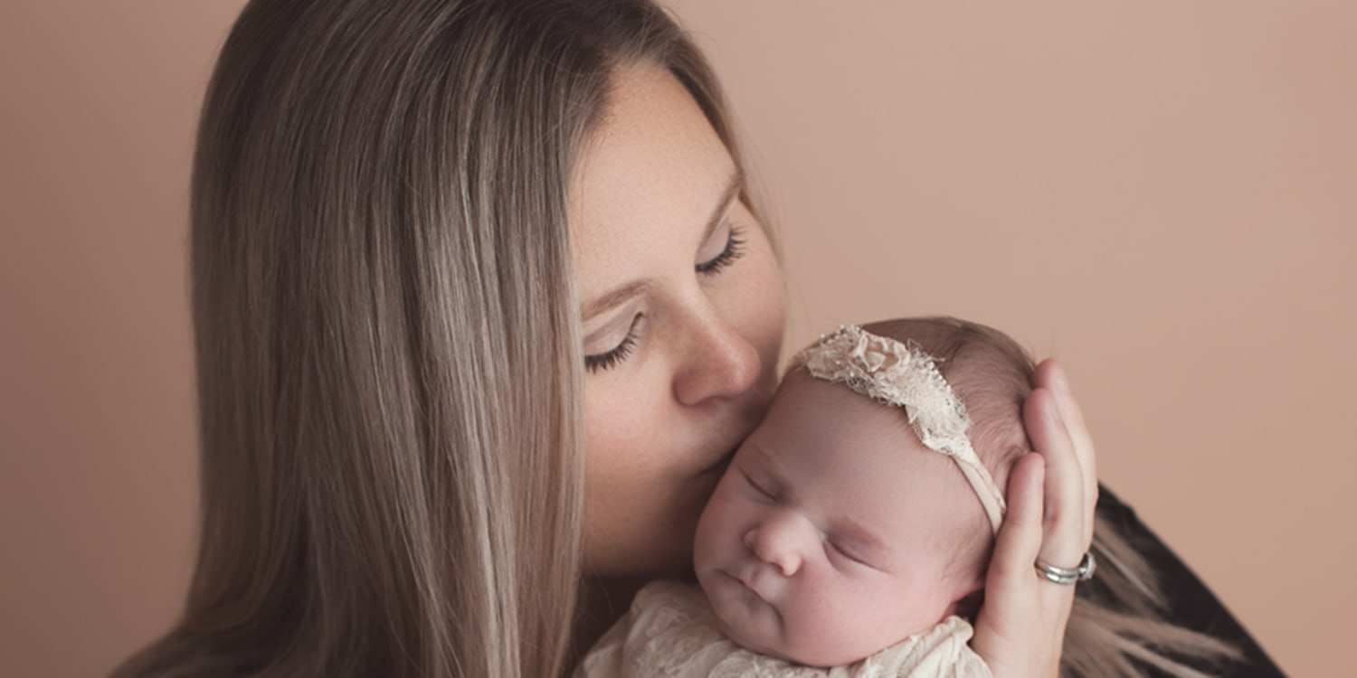 Breastfeeding hot sale athletic wear