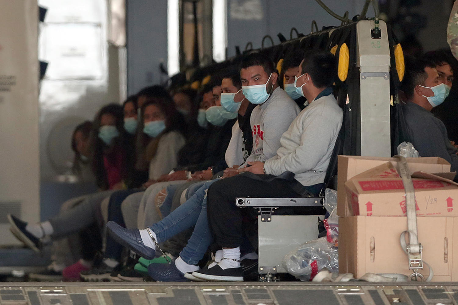 El Gobierno de Trump pide a la Corte Suprema que le permita seguir con las deportaciones expeditas a terceros países