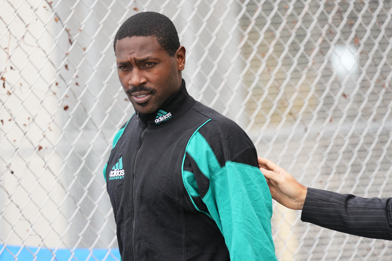 La exestrella de la NFL Antonio Brown aceptará acuerdo con la Fiscalía por cargo de intento de asesinato, según su abogado