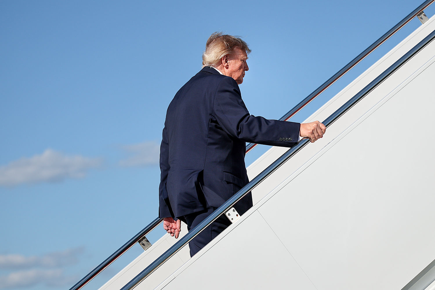 La Casa Blanca excluye a Politico del grupo de prensa para cubrir el viaje de Trump a Nebraska