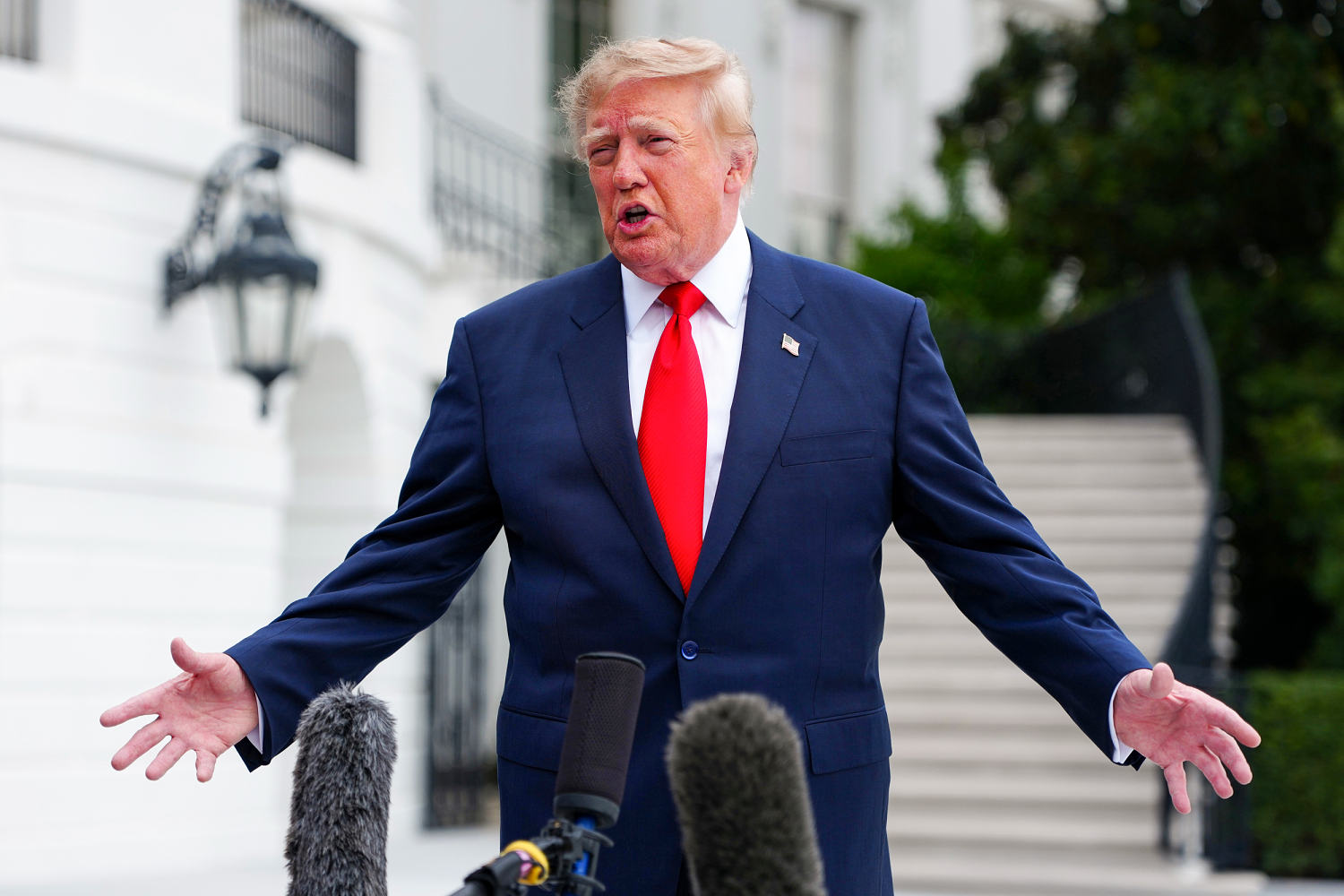 Trump culpa a Zelenskyy por los precios del diésel en EE.UU. y dice que Ucrania debería tener nuevo presidente