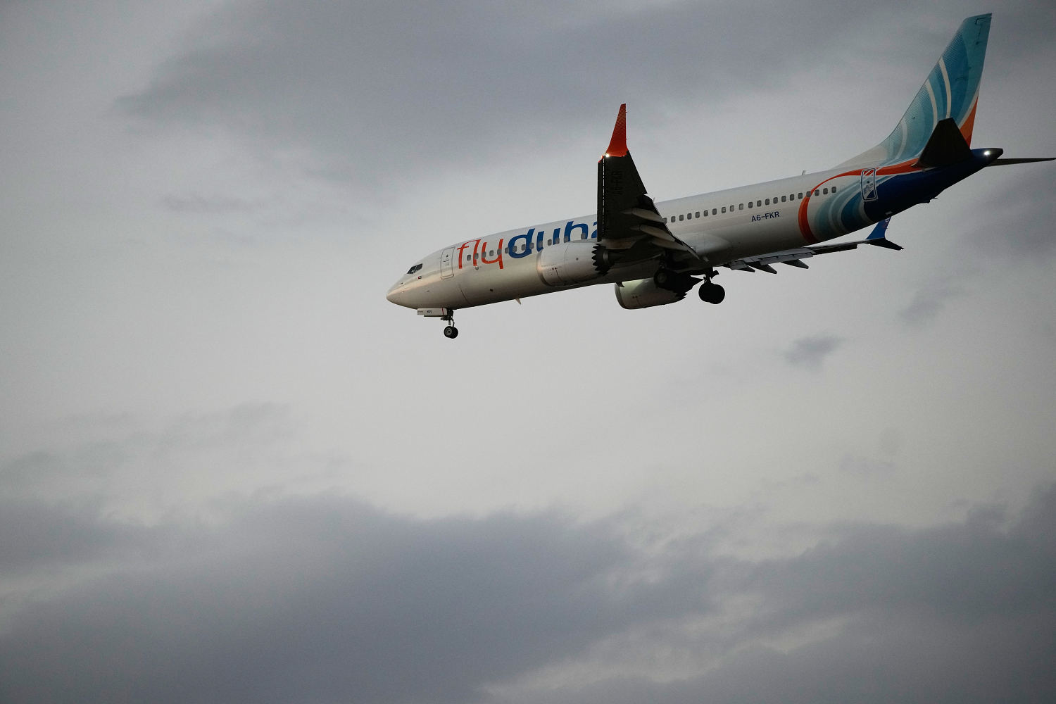 Qué se sabe de los pilotos que salvaron a los pasajeros al tomar el control del avión de FlyDubai