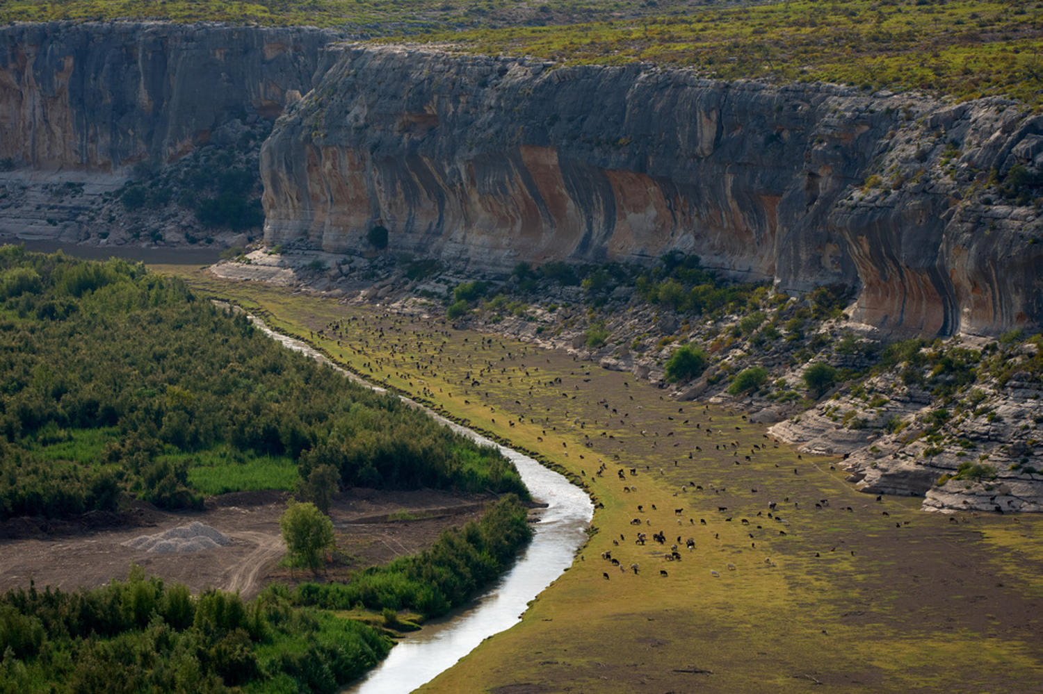 La férrea lucha de estos propietarios de tierras en Texas contra el muro fronterizo de Trump