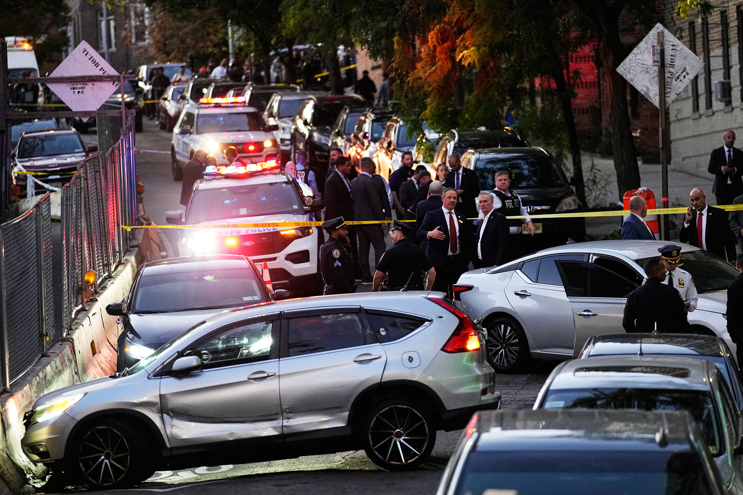 Un balazo en el cuello, 7 disparos y un niño en el auto: lo que sabemos del tiroteo de ICE a un inmigrante dominicano en Nueva York