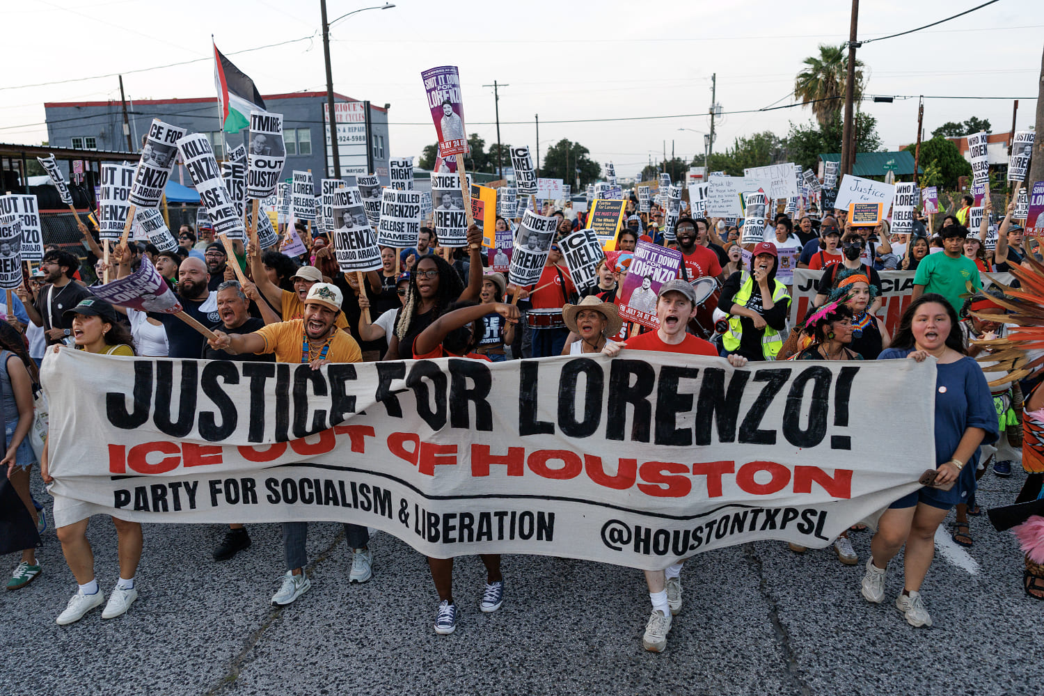 Cómo la muerte a tiros de Lorenzo Salgado está afectando la intención del voto latino en Texas