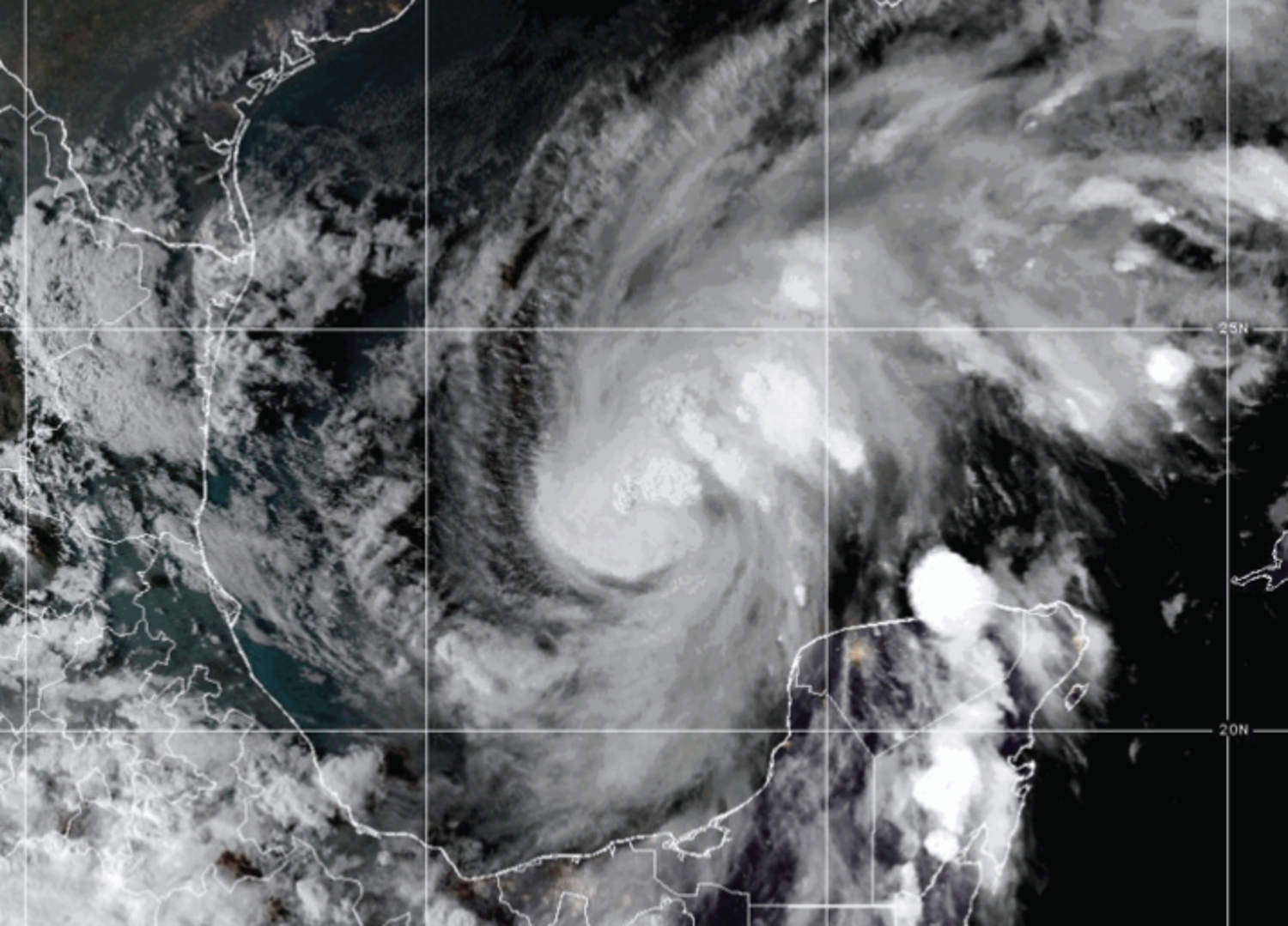 Isaías se convierte en un huracán en el Golfo mientras Florida, Louisiana, Alabama y Mississippi se preparan para su azote