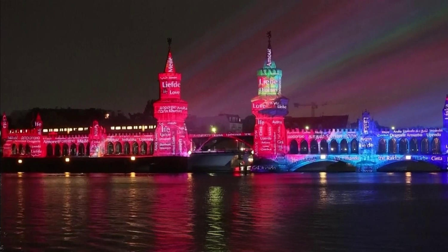 El Festival de Luces de Berlín adopta el tema 'Colores del amor' en su nueva edición