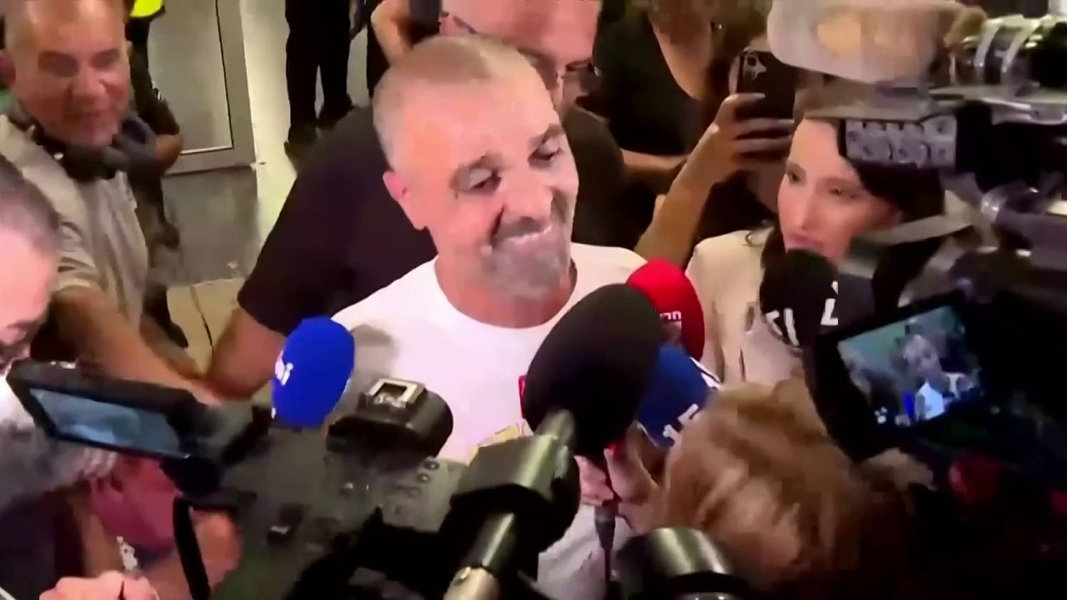 Los pasajeros del vuelo de Flydubai lograron controlar al atacante y evitar una tragedia