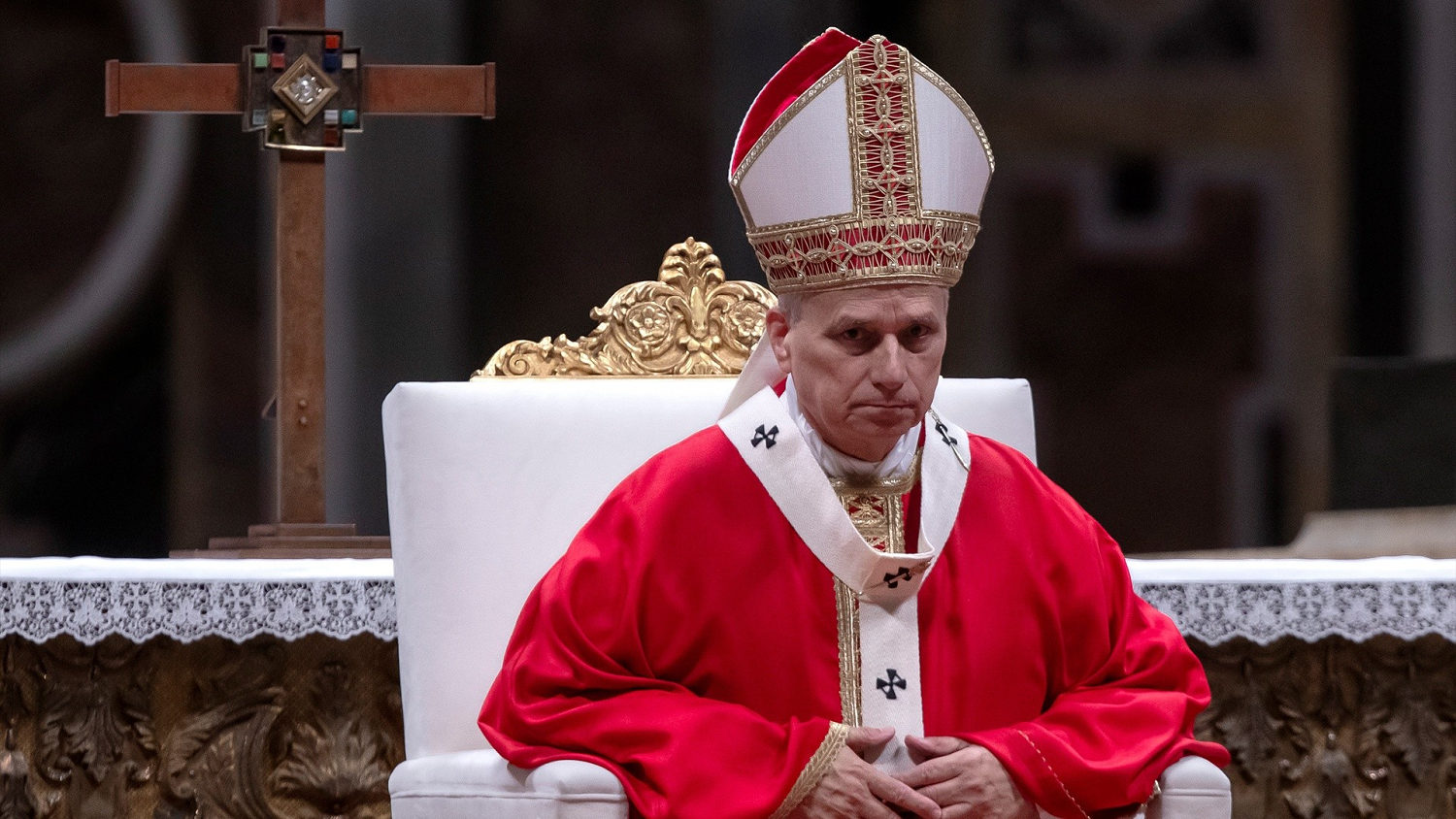 Los fieles reaccionan con preocupación al anuncio del papa León XIV sobre su próxima cirugía