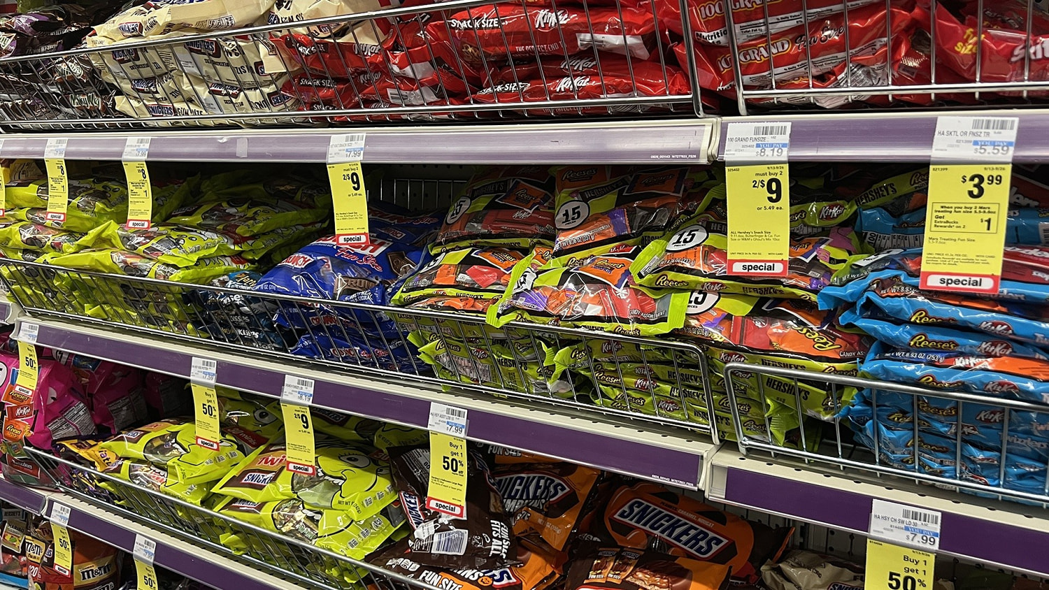 La crisis del cacao y los aranceles encarecen los dulces de chocolate para Halloween
