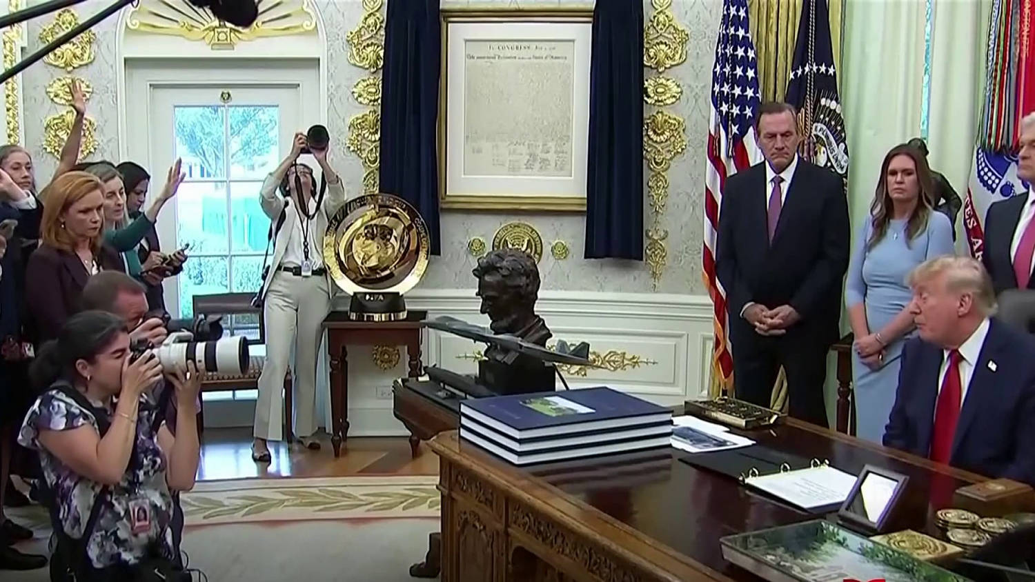 La Casa Blanca excluye nuevamente a CNN del grupo de la prensa que sigue al presidente