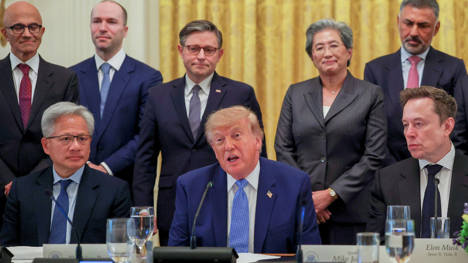 Trump asegura que los gigantes de la IA firmaron un acuerdo de autorregulación
