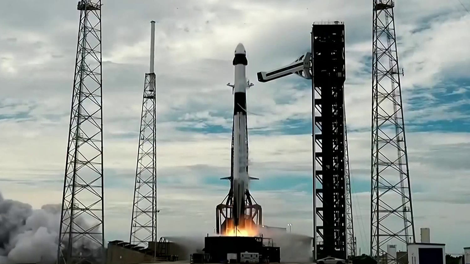 Crew-13 de SpaceX y NASA completa rápido viaje a la Estación Espacial Internacional