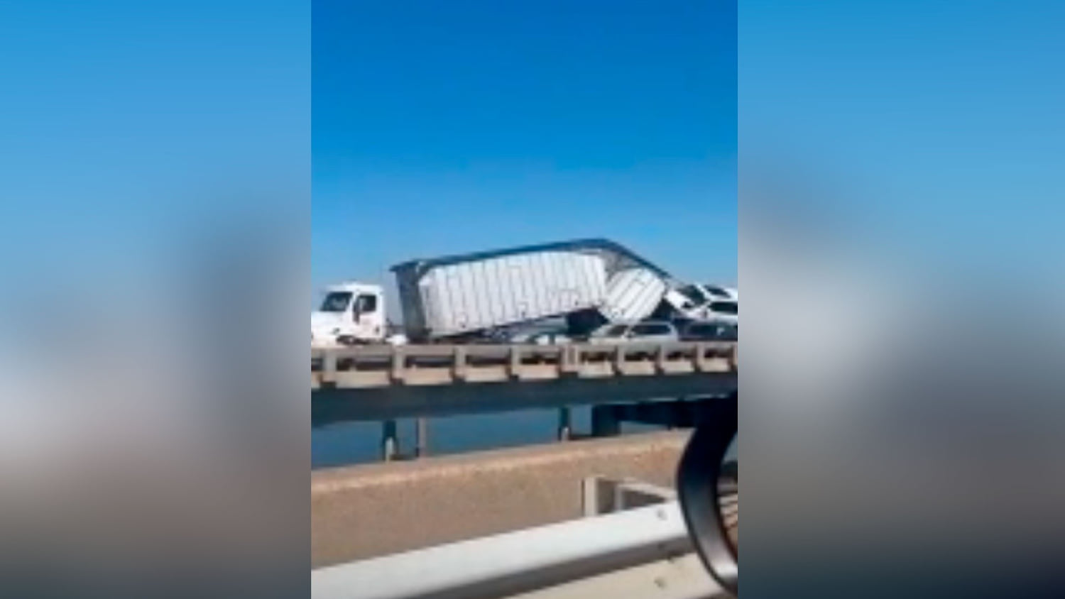Vea el video de un impresionante choque múltiple que involucró a 50 vehículos