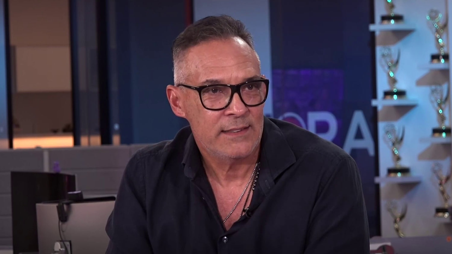 El director de ‘La oveja blanca’ explica por qué impacta tanto a los inmigrantes latinos