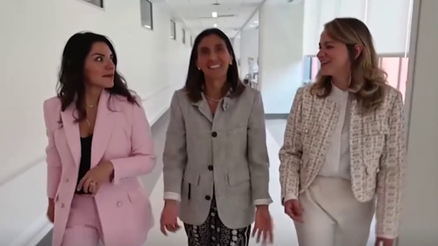 Tres cirujanas ayudan a las mujeres hispanas a enfrentar un diagnóstico de cáncer de mama
