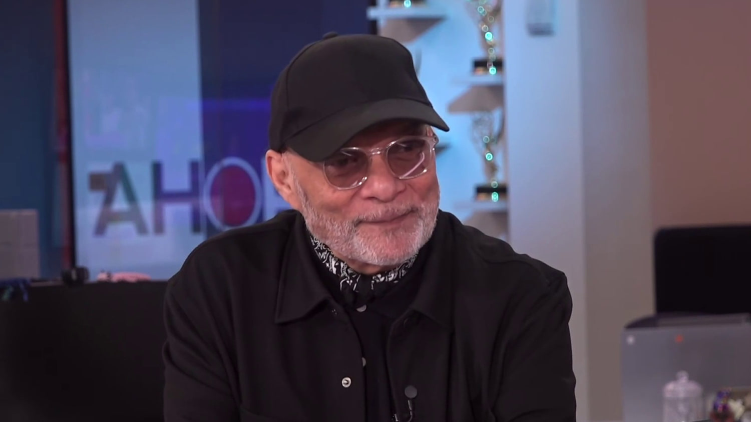 El cantautor Omar Alfanno, con 50 años de trayectoria, explica su método para escribir canciones