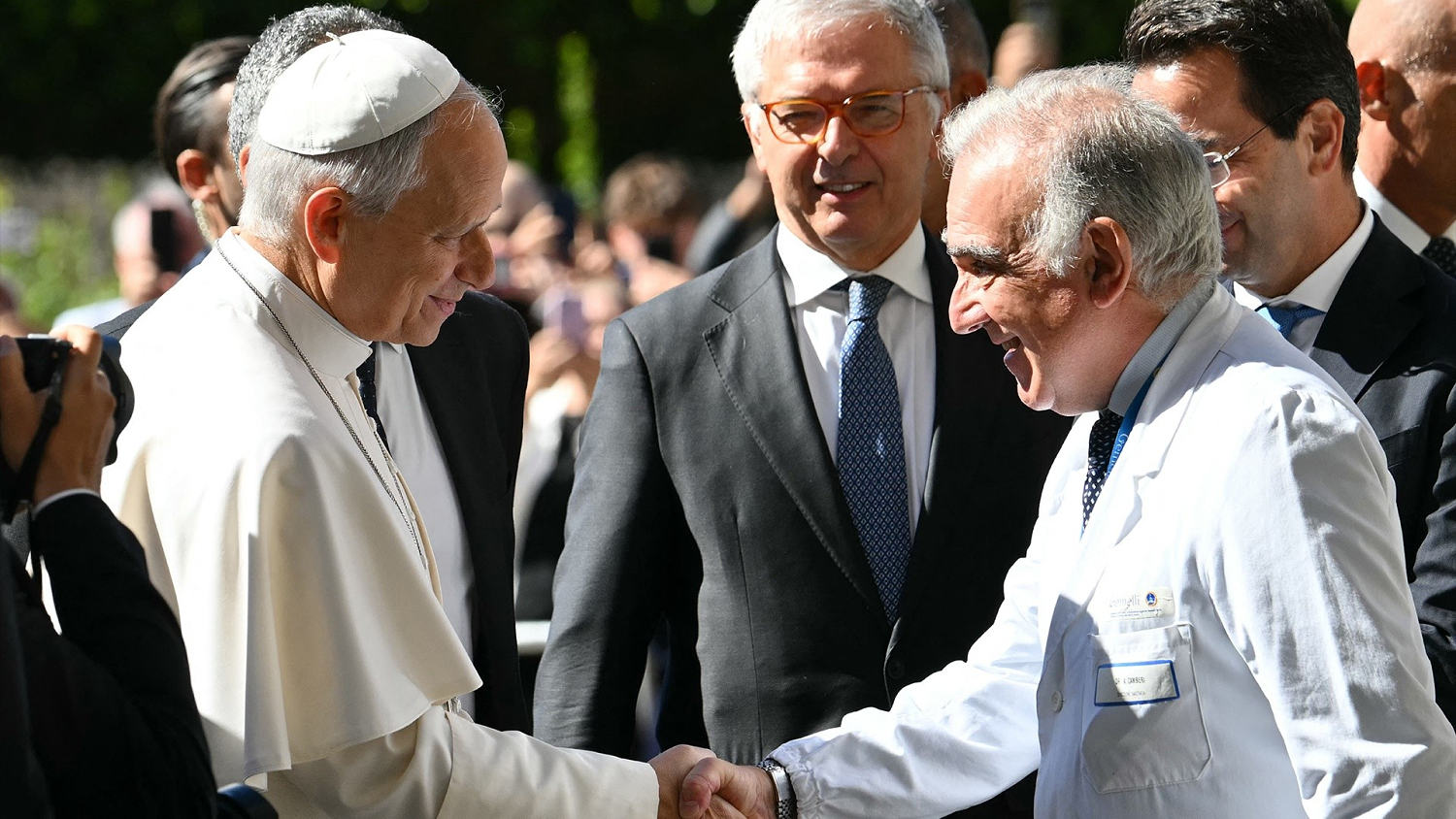El Vaticano informa cómo se encuentra el papa León XIV tras someterse a una cirugía pulmonar