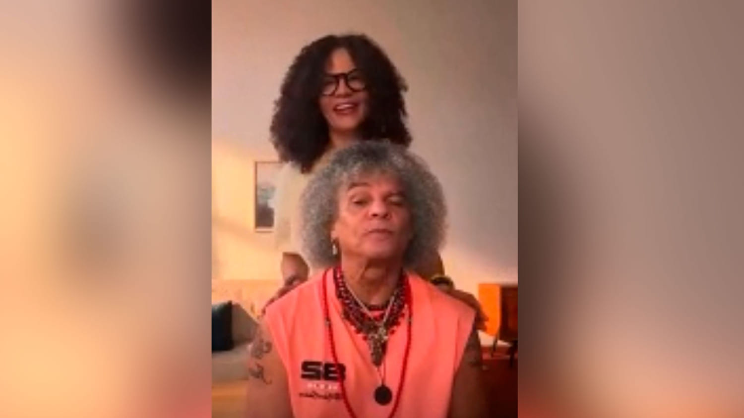 Carlos 'el Pibe' Valderrama sorprende a los aficionados rapándose su icónica melena