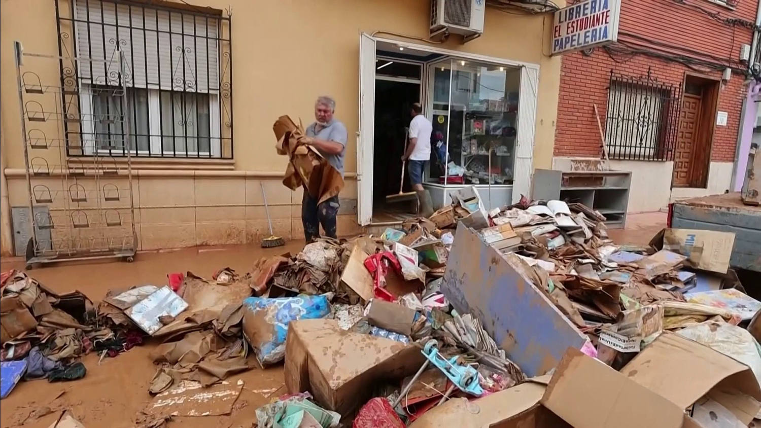 Fuerte tormenta causa severas inundaciones en España