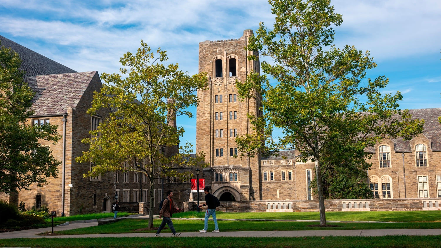 Cornell prohíbe las fiestas de fraternidades mientras se investiga denuncia de violación grupal