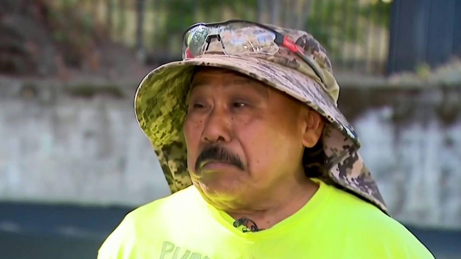 Un trabajador mexicano que se hizo viral dice que en la calle le piden fotografías