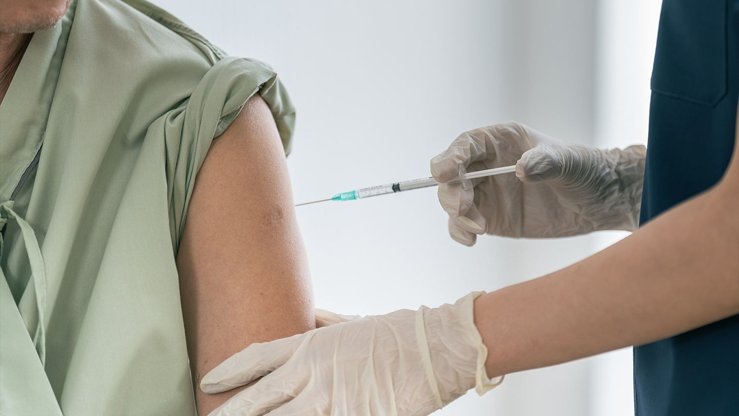 Un experto explica por qué octubre es un mes clave para ponerse la vacuna contra la influenza