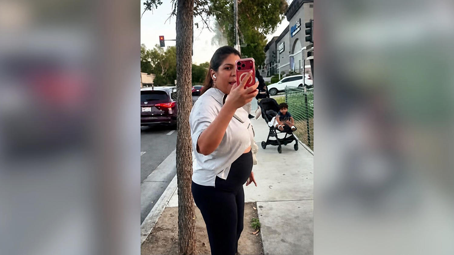 Vea cómo una mujer amenazó a un ambulante con llamar a ICE por vender en la calle