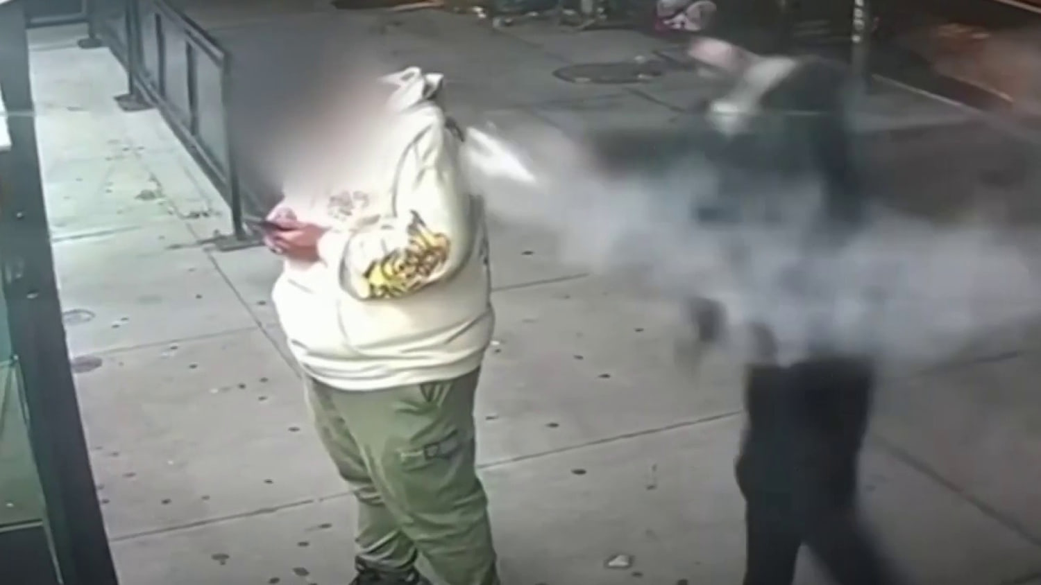 Hay temor en Nueva York por un presunto ataque aleatorio con una sustancia hirviendo