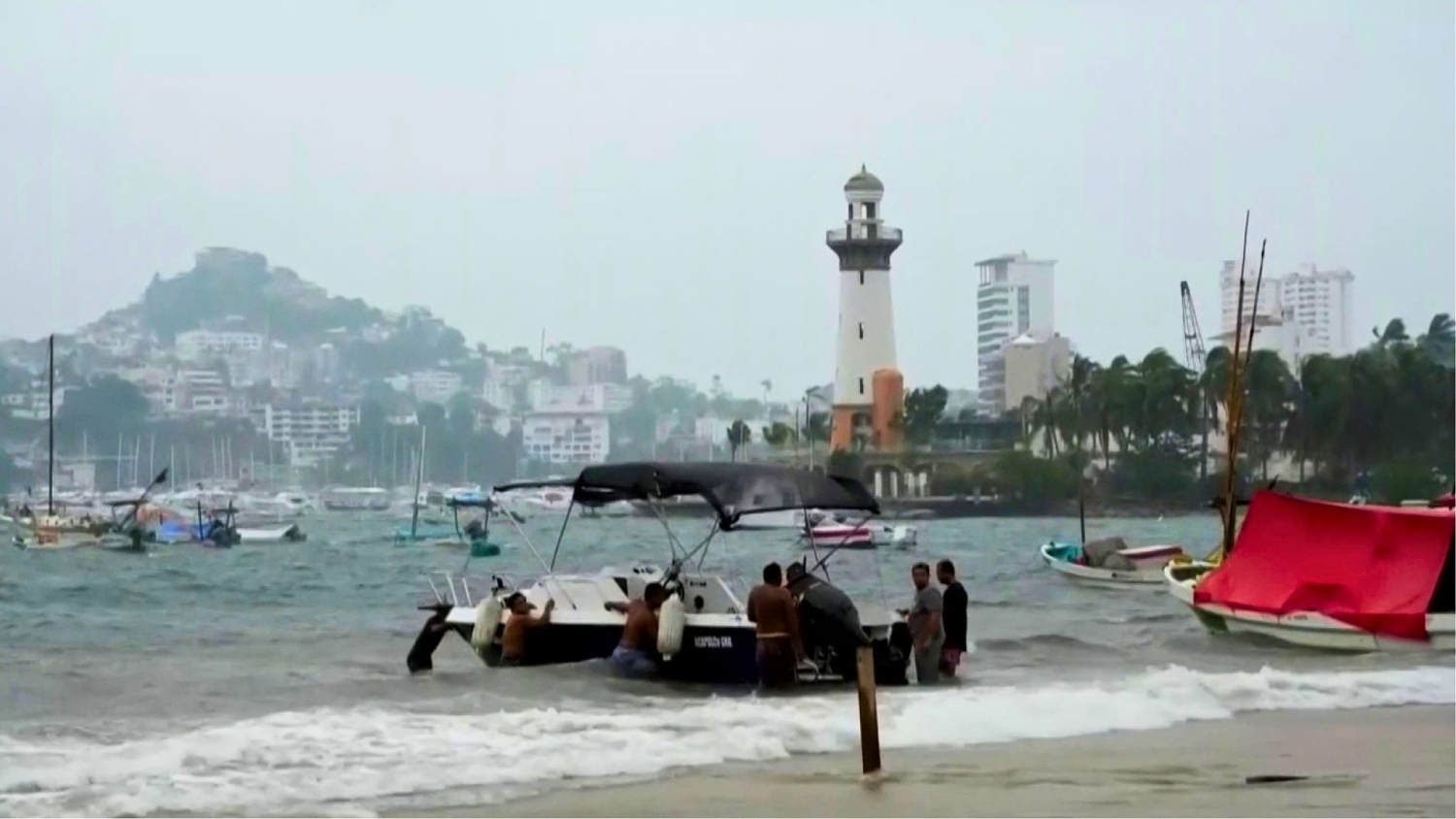 El huracán Polo vuelve a ganar intensidad y causa preocupación entre habitantes de Acapulco