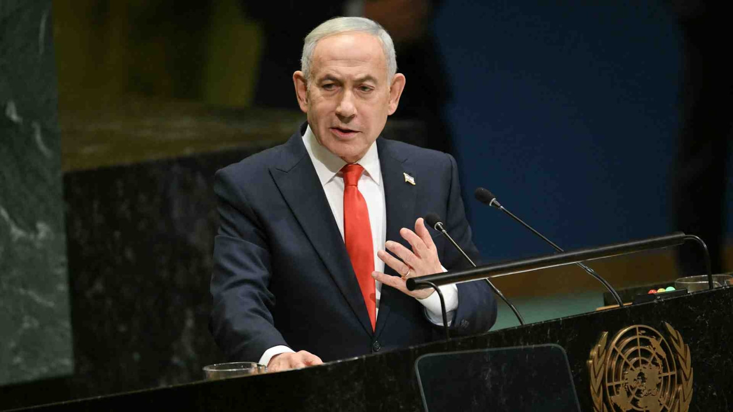 Netanyahu acusa a Mamdani de intentar silenciarlo y él responde recordando una orden de arresto