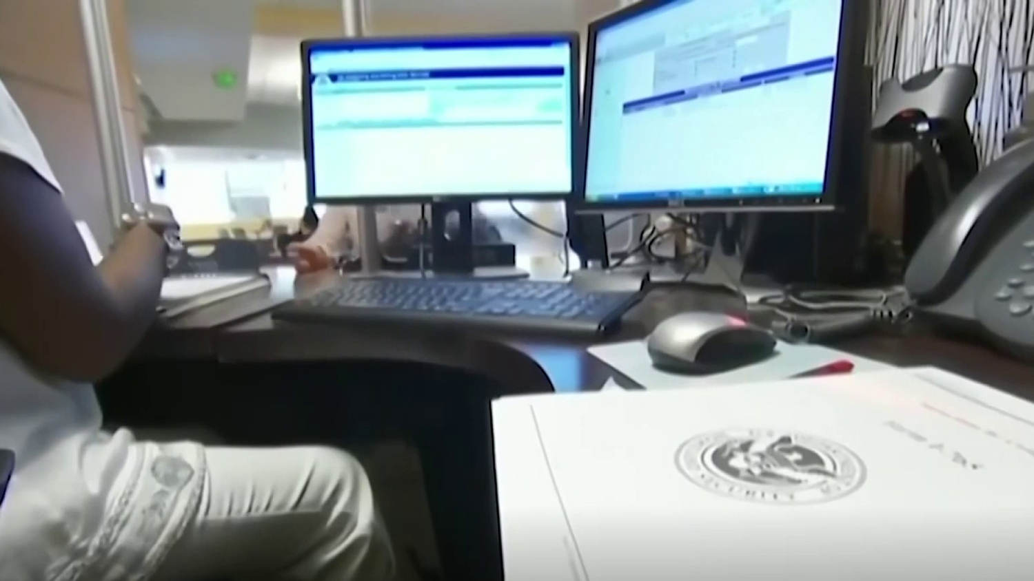El DHS elimina la extensión automática de ciertos permisos de trabajo para inmigrantes