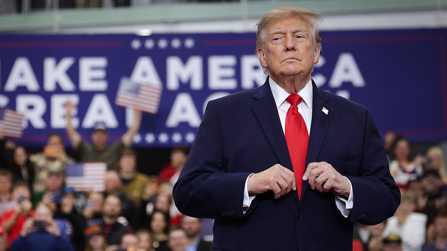 Trump contra la libertad de prensa: sugiere "fusilar" a quienes filtren información a los medios