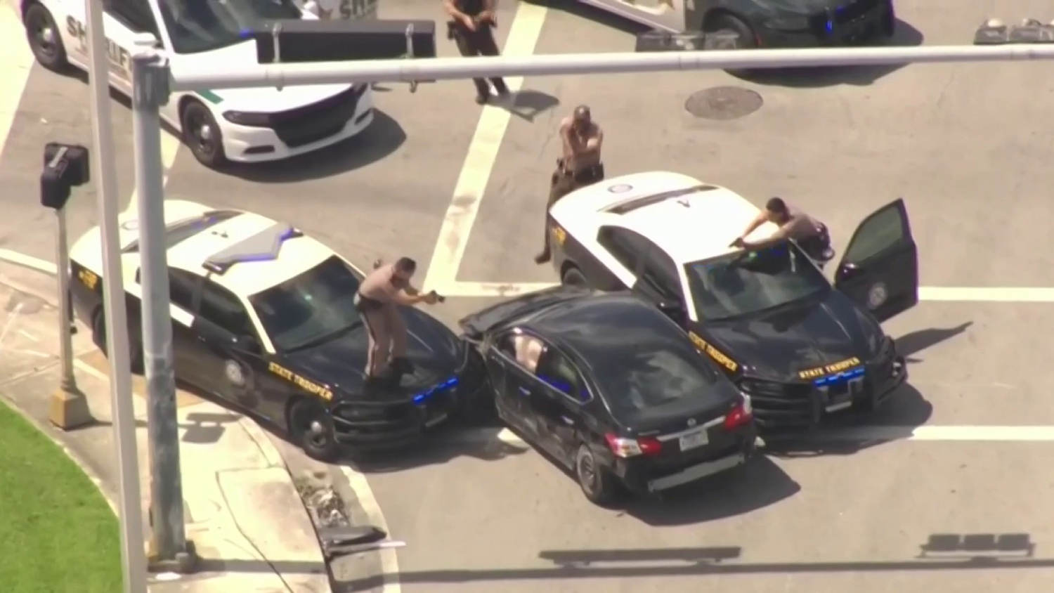 Una peligrosa persecución por las calles de Miami termina con el arresto de un hombre