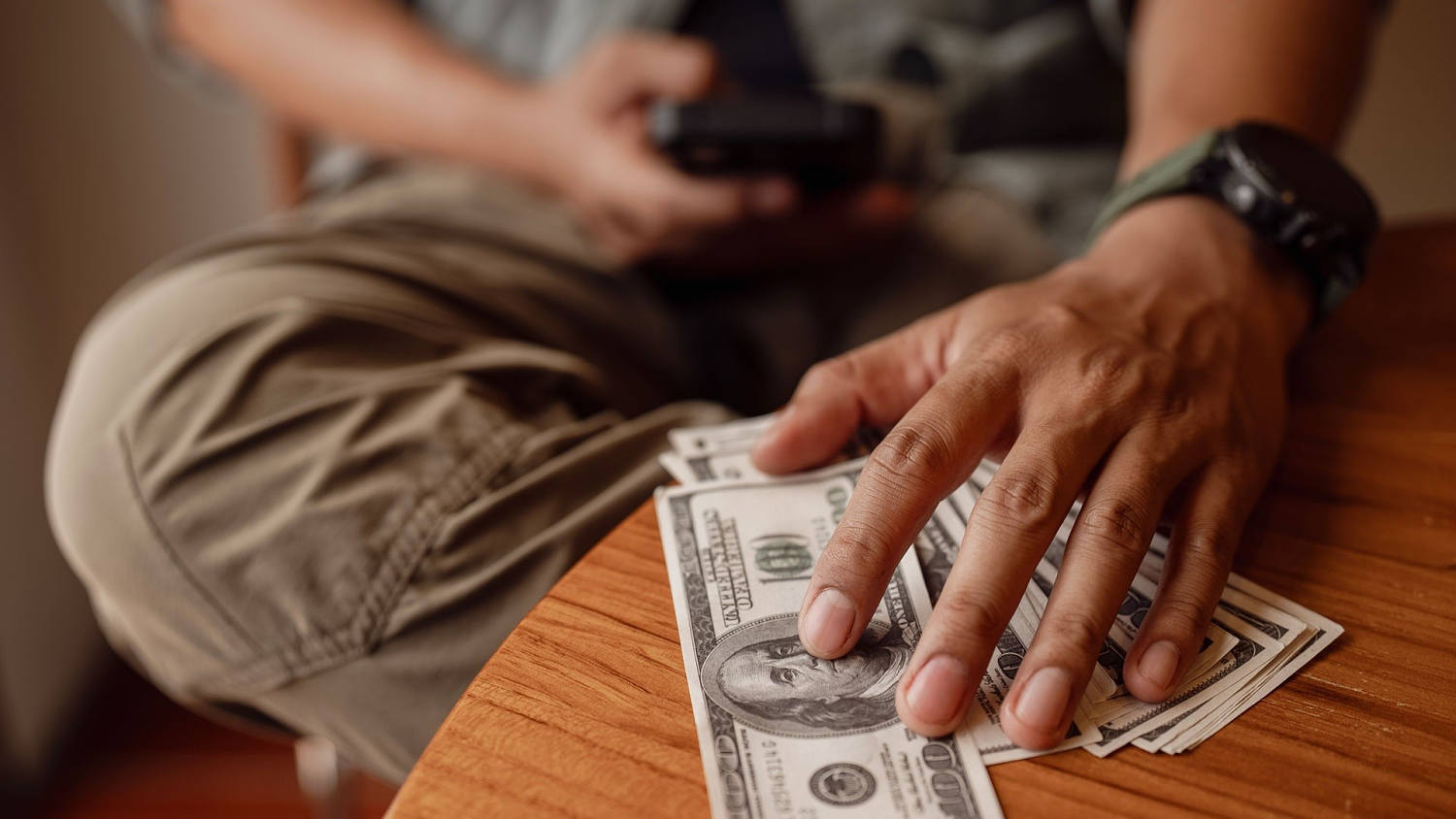 El 60% de estadounidenses no puede costear la vida que desea con sus ingresos, según encuesta