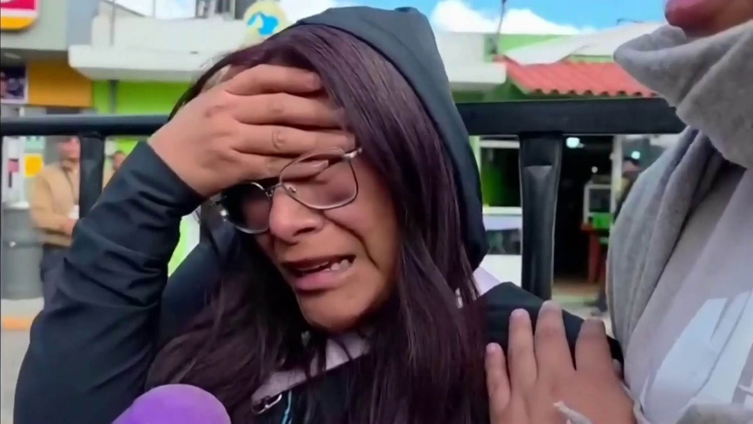 Una niña de 11 años es hallada sin vida junto a una carretera en México; su madre exige justicia