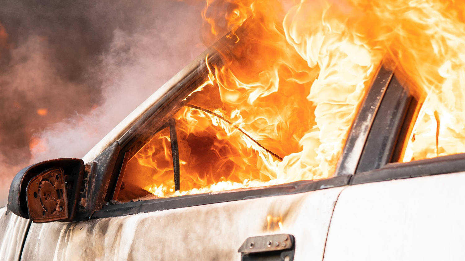 La explosión de un auto con pirotecnia deja al menos un muerto y 10 heridos en México