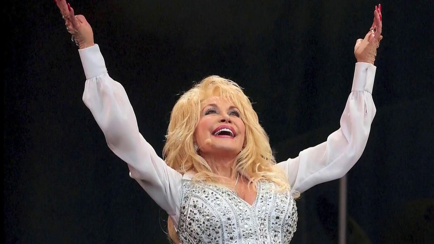Los fans celebran el Día de Dolly Parton alrededor del país