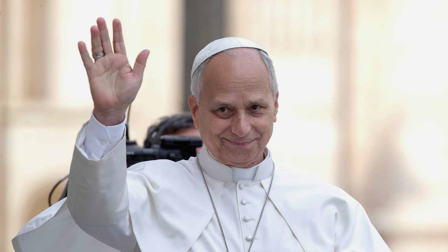 El papa León XIV retoma sus actividades de trabajo desde el hospital tras su operación de pulmón