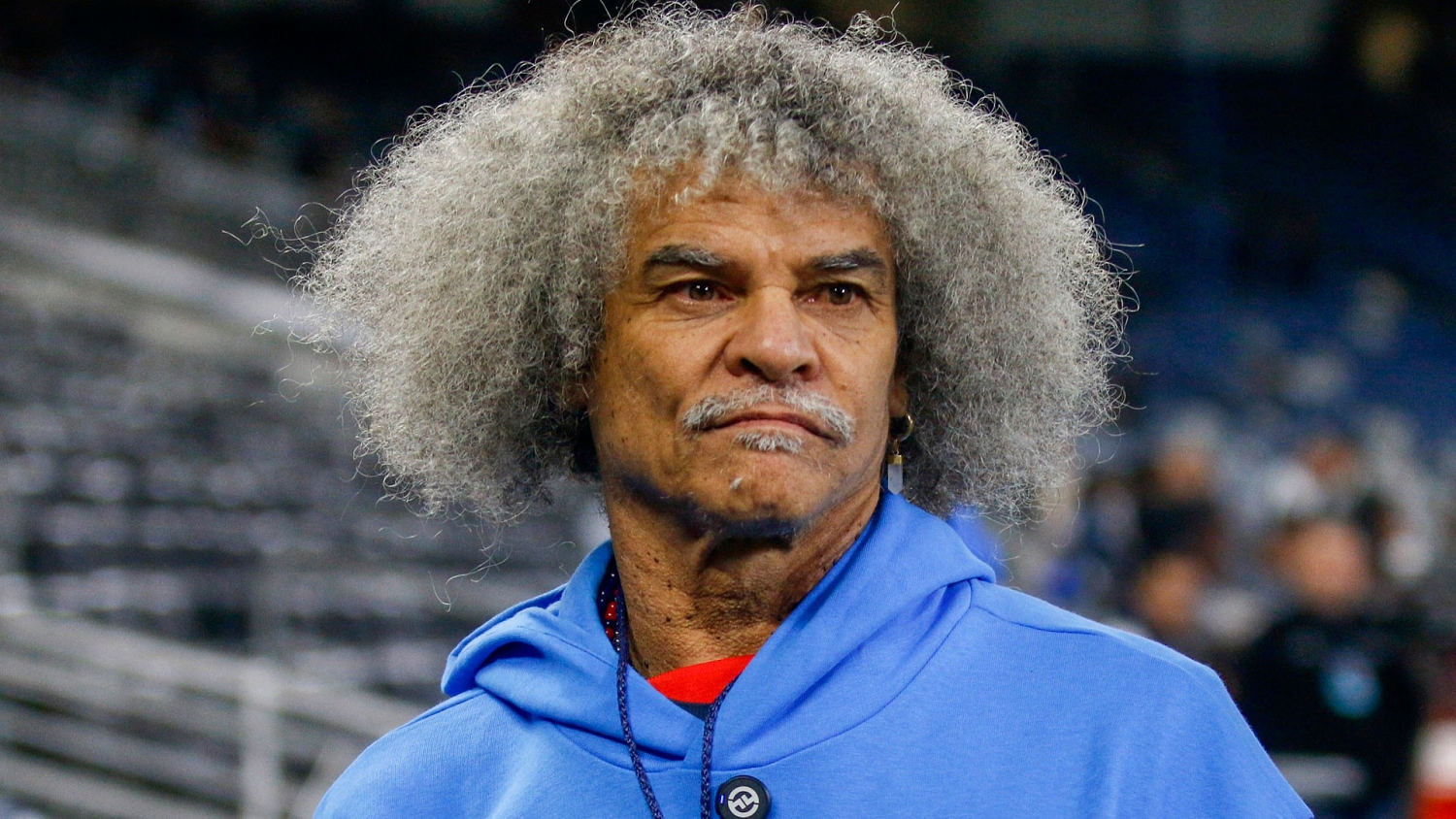 Carlos 'el Pibe' Valderrama aclara con un video publicitario que no se rapó