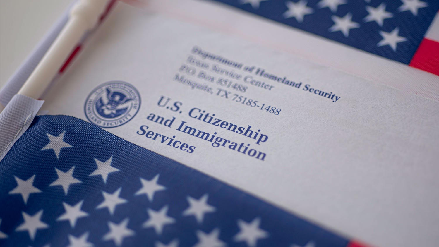 Entran en vigor nuevas tarifas para ciertos trámites migratorios