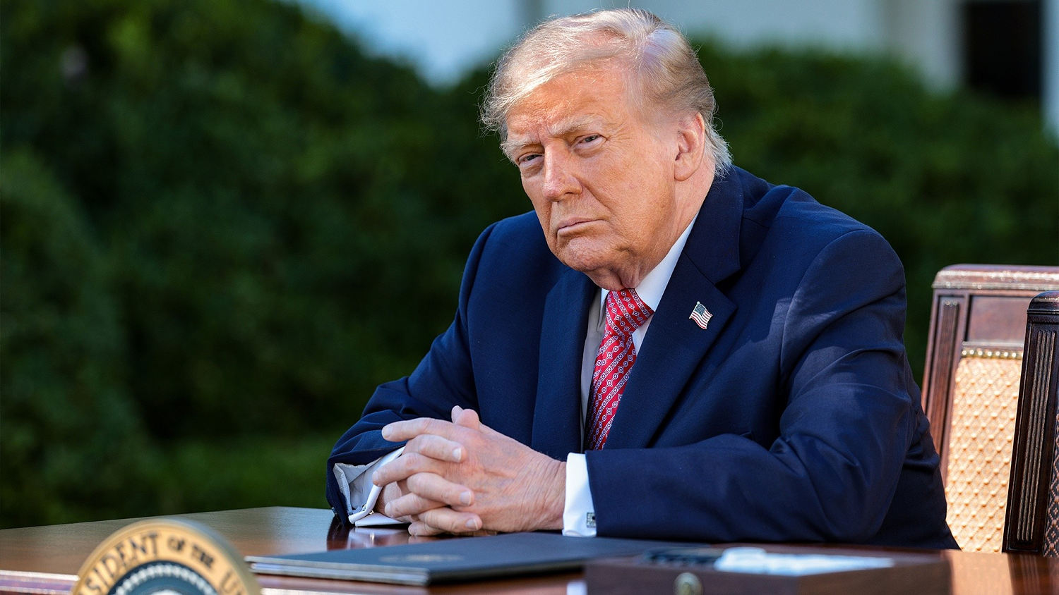 Trump ofrece un millón de dólares por denunciar un fraude electoral