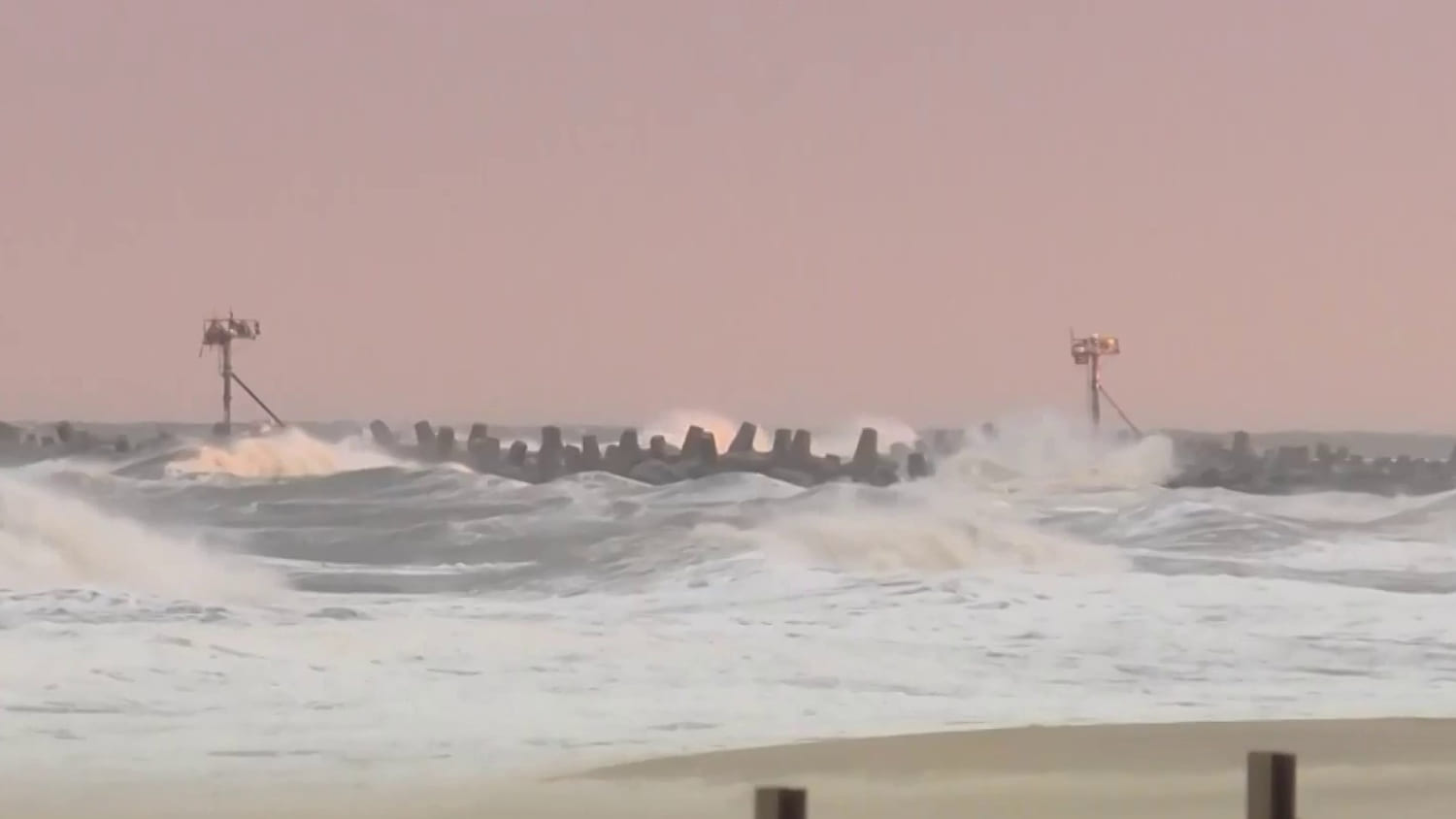 En las costas de Nueva Jersey ya sienten los efectos del nor'easter