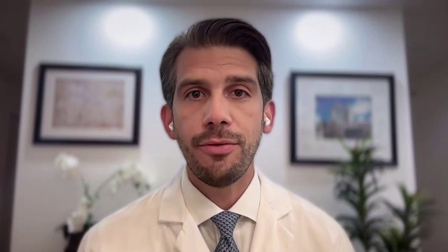 Un urólogo explica los síntomas del cáncer testicular y cómo detectarlo a tiempo