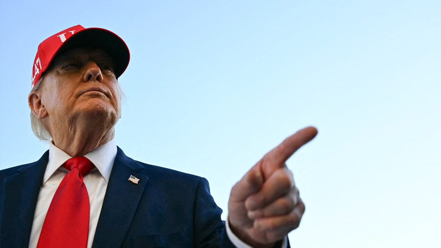 Trump dice que hablará con Putin por la muerte de una científica en un centro que investiga la peste