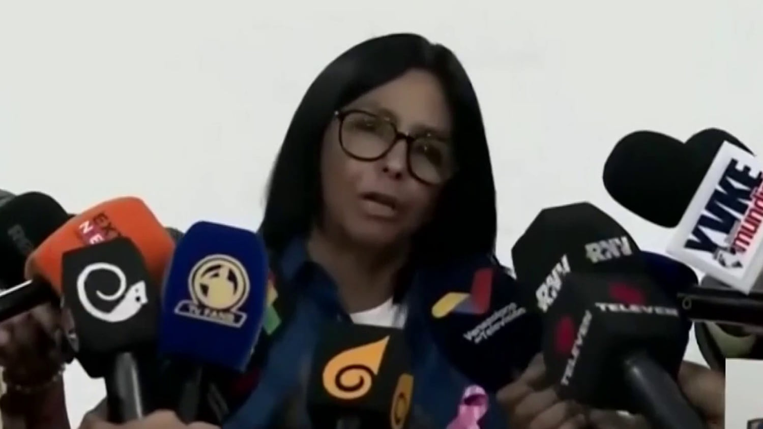 "Alejémonos del show": Delcy Rodríguez critica el regreso de María Corina Machado a Venezuela