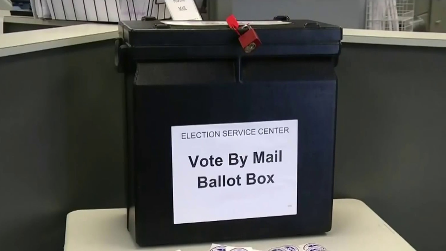 La Administración Trump acude por tercera vez a la Corte Suprema para restringir el voto por correo