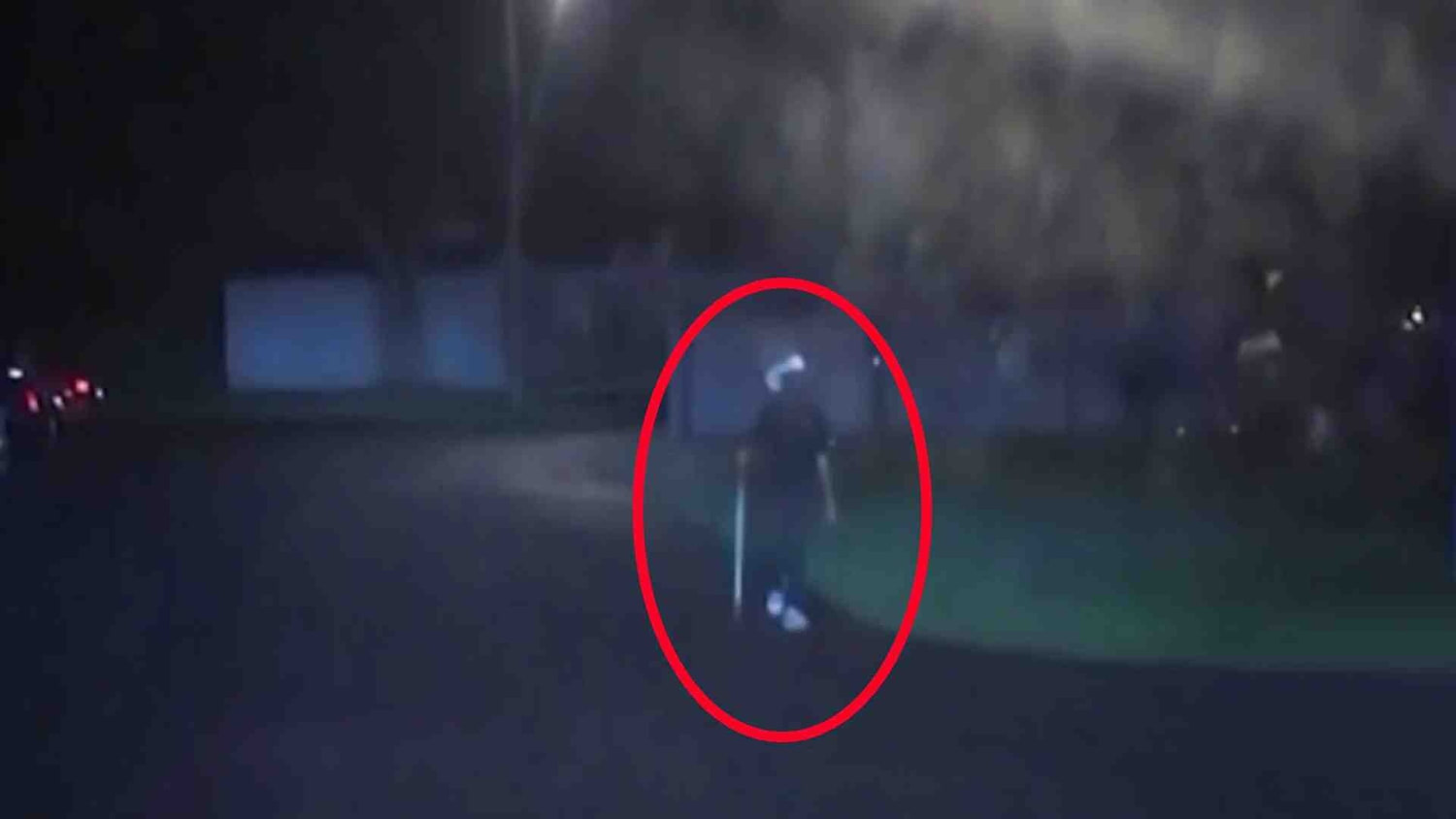 En Florida oficiales usan una pistola taser contra un hombre que portaba una espada