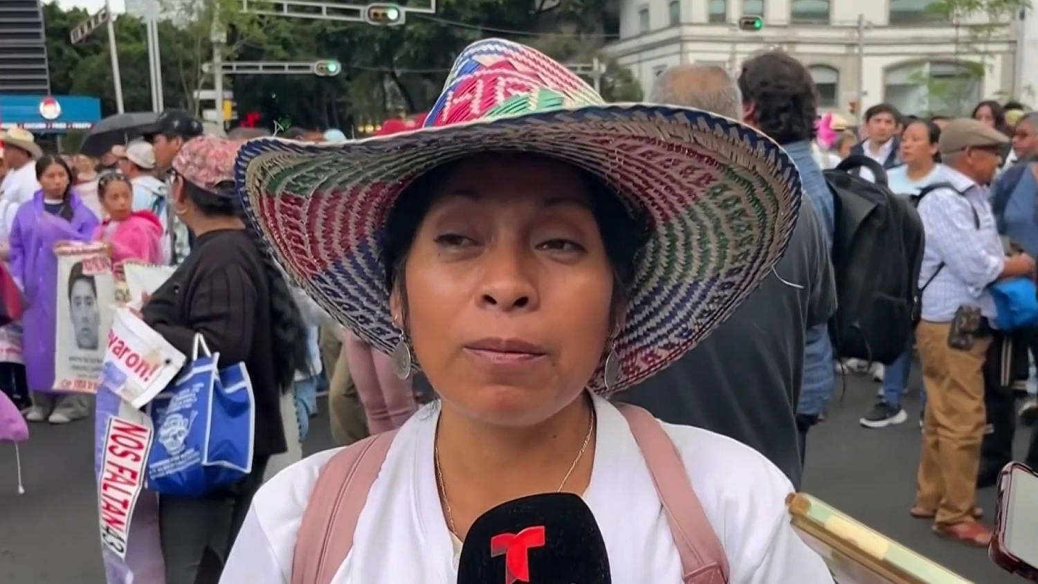 “Un hijo no se puede olvidar”: la madre de uno de los 43 de Ayotzinapa dice por qué aún protesta