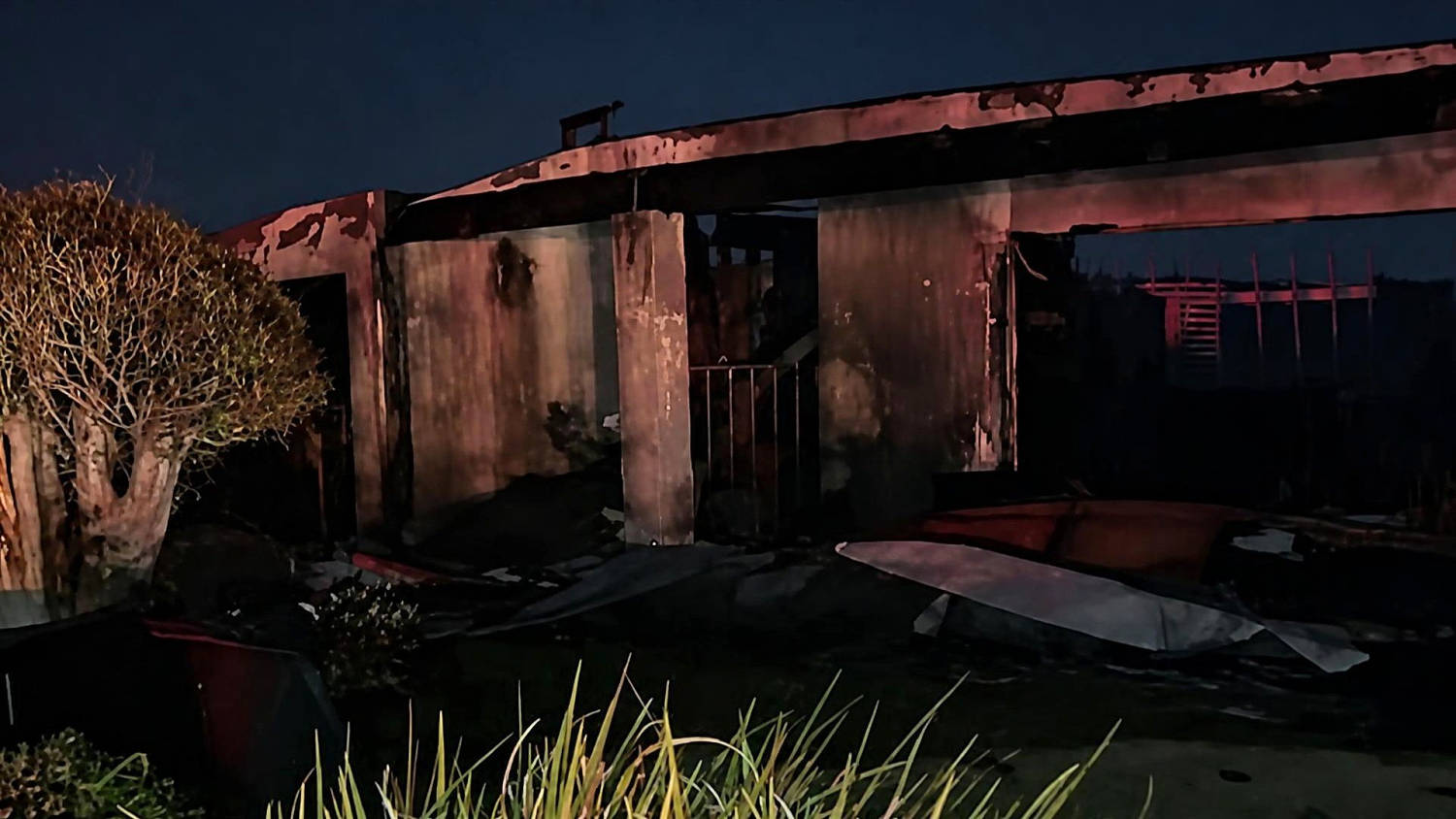 Así fue consumida una residencia por las llamas del incendio Norte en California